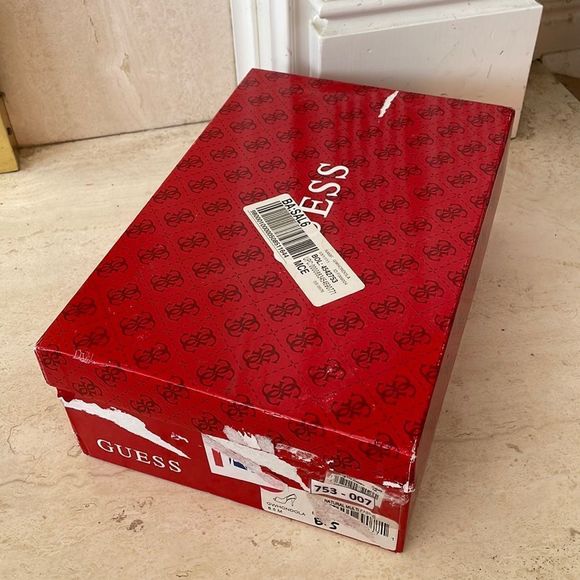 GUESS Hondola Lace Platform Pumps - Picture 7 of 7